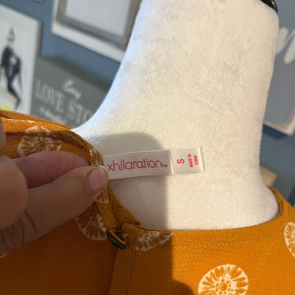 Xhilaration short sleeve top - Picture 3 of 3